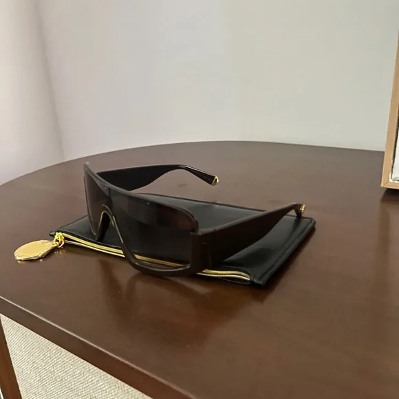 Stella McCartney 2025 runway Brown Sunglasses - Picture 6 of 8